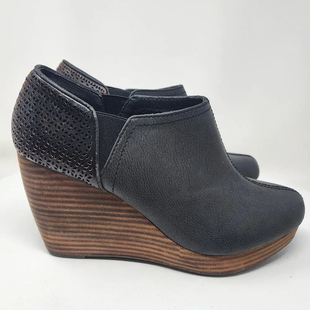 Dr. Scholl's Harlow Wedge Bootie Women 9 Wide Dark Brown w Perforated Heel
